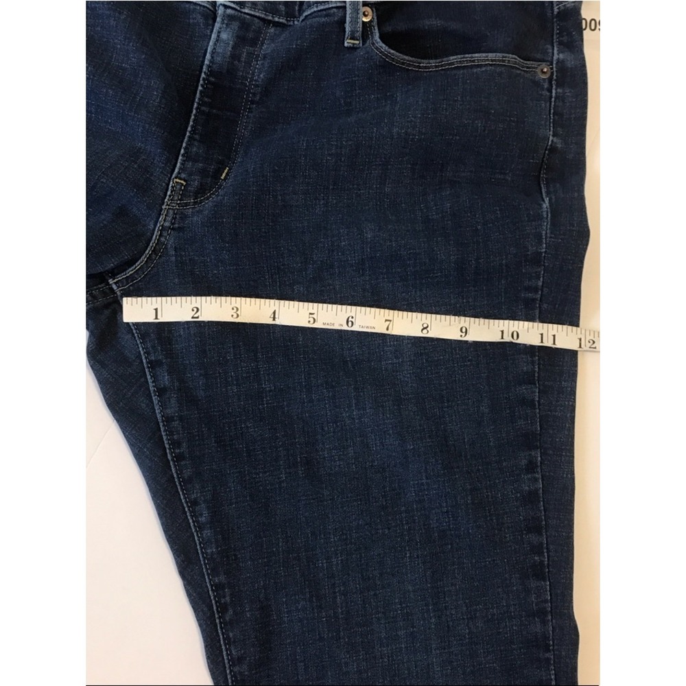 Levi's Women's Classic Bootcut Jeans- 16 - Picture 5 of 10